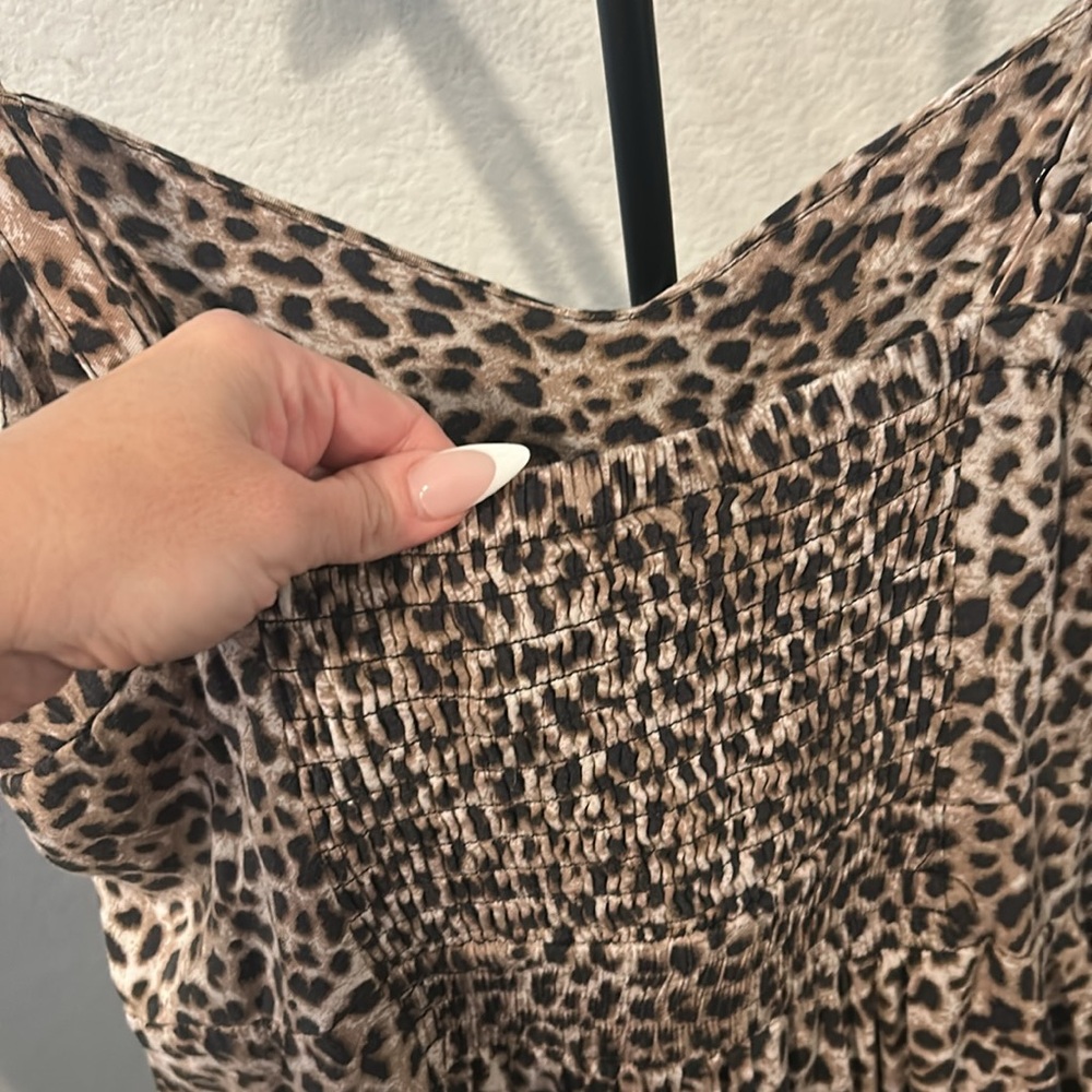 Torrid Animal Print cropped wide leg pant jumper. Size 1x - Picture 5 of 5